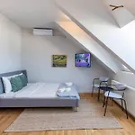 Vivando - Scandic F + Parking Apartment Bukarest