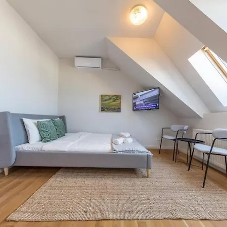 Vivando - Scandic F + Parking Bukarest